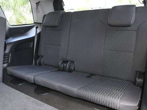 Used 2018 GMC Yukon SLE w/ SLE Value Package image 22