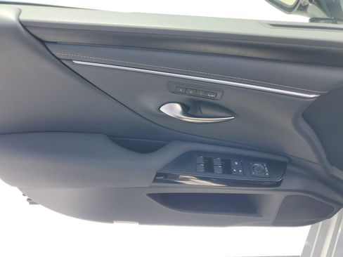Certified 2024 Lexus ES 350 w/ Technology Package FWD image 19