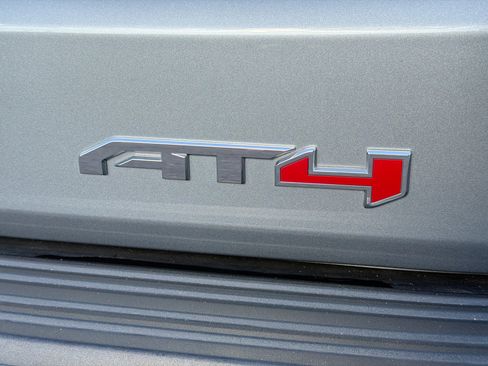 Used 2025 GMC Yukon AT4 Ultimate image 11