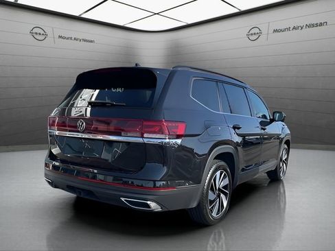 Used 2024 Volkswagen Atlas SE image 3