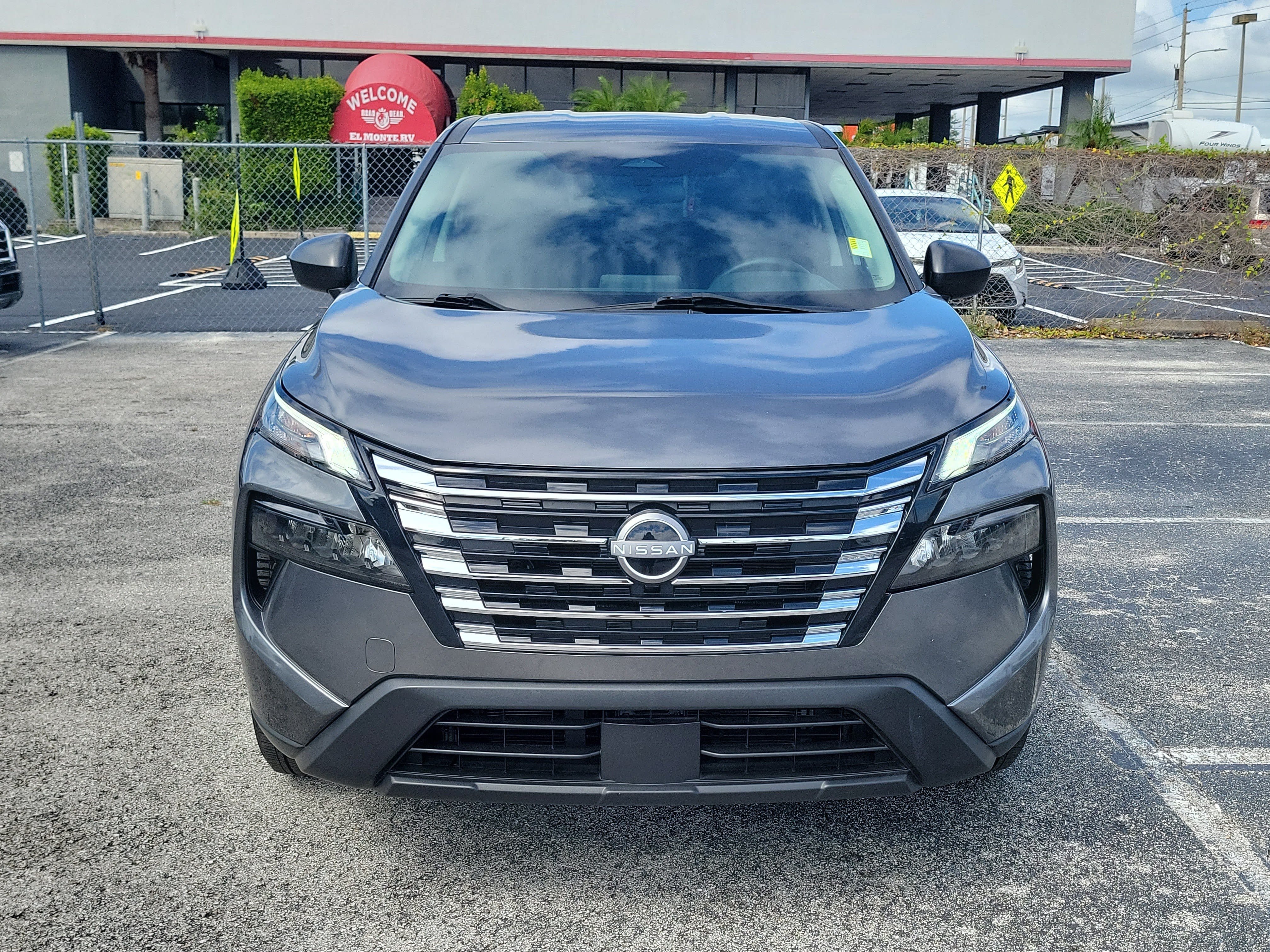 Certified 2024 Nissan Rogue S FWD image 2
