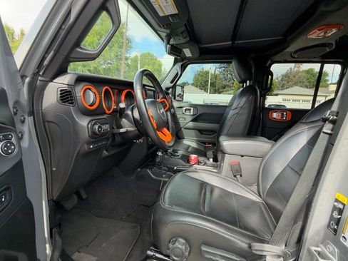 Used 2021 Jeep Wrangler Unlimited Sahara AWD/4WD image 7