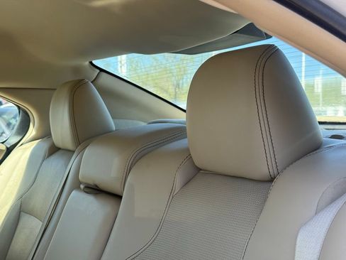 Used 2017 Ford Taurus Limited FWD image 26