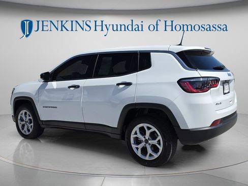 Used 2025 Jeep Compass Sport AWD/4WD image 8