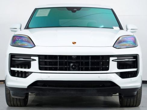 Used 2024 Porsche Cayenne S w/ Premium Package Plus image 7