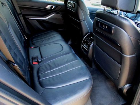 Used 2020 BMW X5 M50i w/ Premium Package image 17