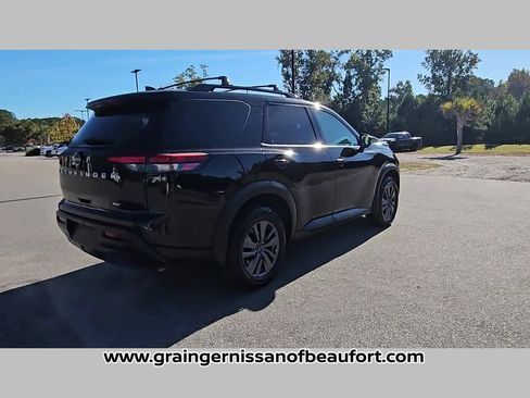 Used 2022 Nissan Pathfinder SV image 31