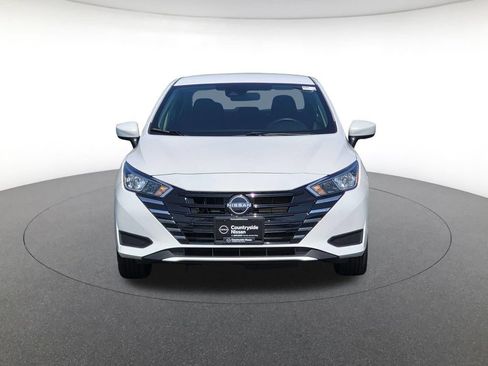 Used 2023 Nissan Versa SV FWD image 2