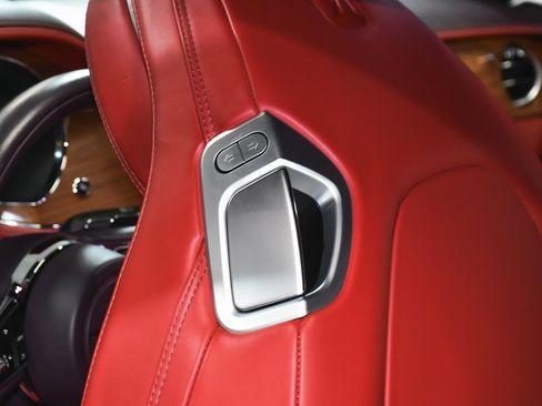 Used 2021 Bentley Continental GT image 52