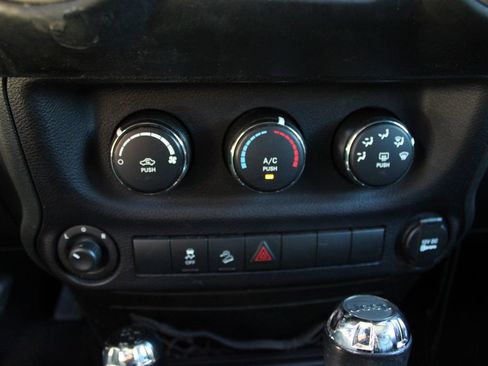 Used 2015 Jeep Wrangler Unlimited Sport w/ Quick Order Package 24S AWD/4WD image 18