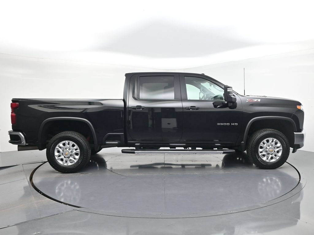 Used 2022 Chevrolet Silverado 3500 LT w/ Convenience Package AWD/4WD image 6