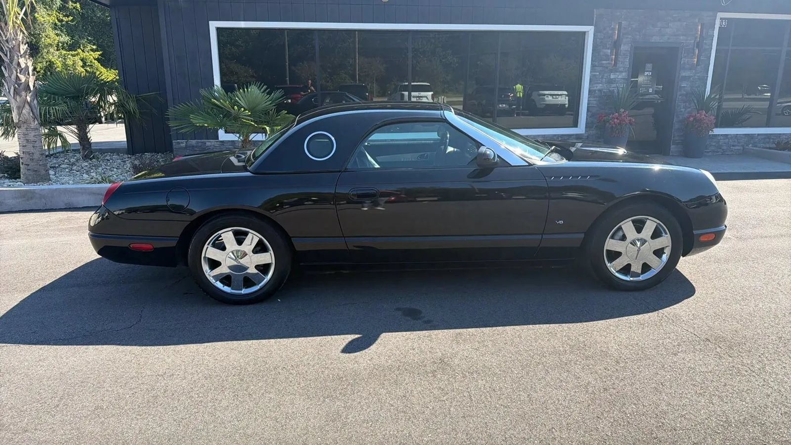 Used 2002 Ford Thunderbird RWD image 8