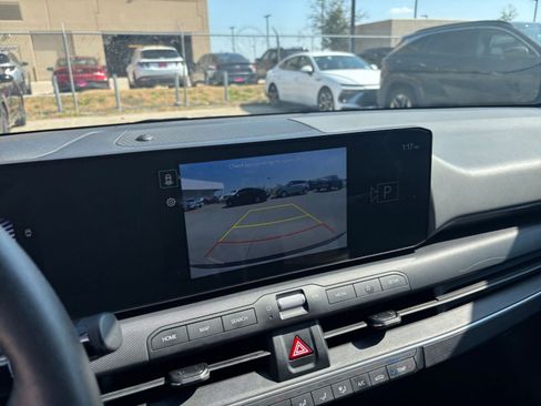 Used 2025 Kia K4 LXS image 22