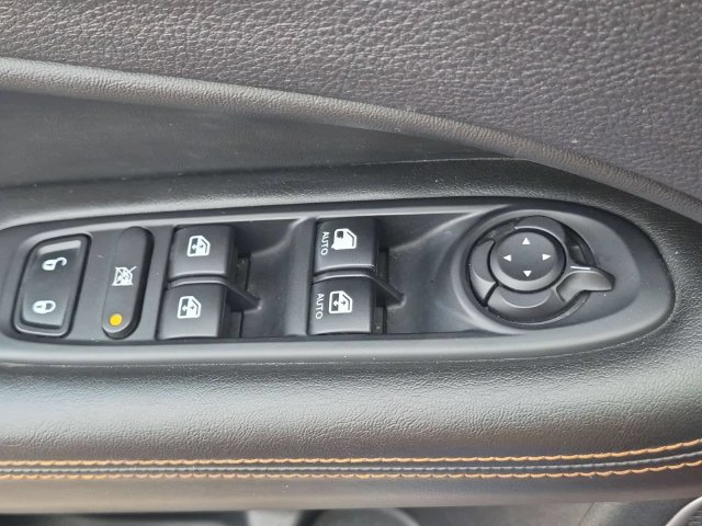 Used 2018 Jeep Compass Limited AWD/4WD image 15