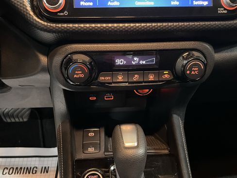 Used 2021 Nissan Kicks SV image 21