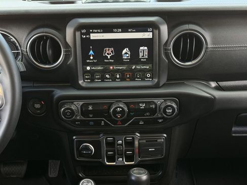 Used 2023 Jeep Wrangler Unlimited Sahara AWD/4WD image 19