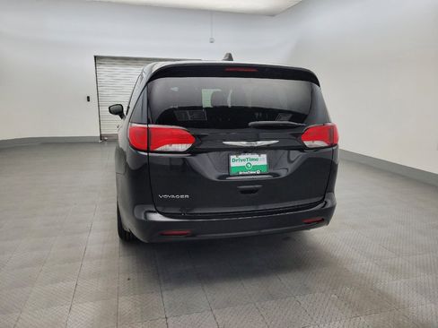 Used 2023 Chrysler Voyager LX FWD image 6