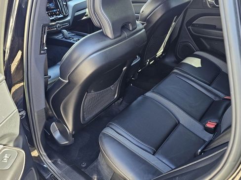 Certified 2022 Volvo XC60 B6 R-Design w/ Climate Package image 14