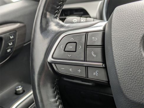 Used 2021 Toyota Highlander Platinum image 19