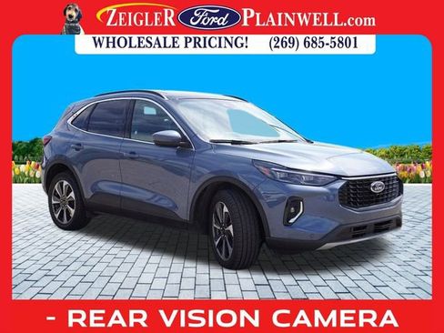 Used 2023 Ford Escape Platinum image 7