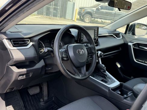 Used 2021 Toyota RAV4 XLE AWD/4WD image 15