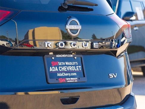 Used 2023 Nissan Rogue SV image 5