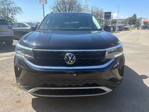 Used 2024 Volkswagen Taos SE AWD/4WD image 4