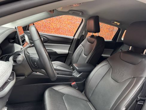 Used 2022 Jeep Compass Latitude AWD/4WD image 22