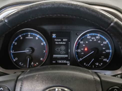 Used 2018 Toyota RAV4 XLE AWD/4WD image 16