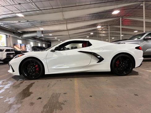 Used 2026 Chevrolet Corvette Stingray Convertible w/ 1LT RWD image 3