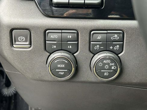 Used 2024 Chevrolet Silverado 1500 LTZ image 19