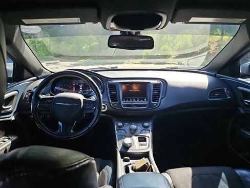 Used 2015 Chrysler 200 S w/ Navigation & Sound Group I FWD image 5