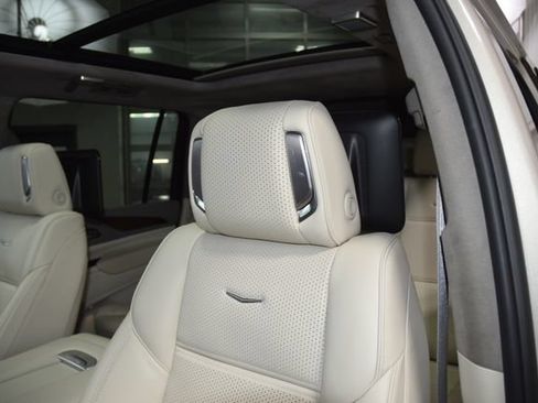 Certified 2024 Cadillac Escalade ESV Sport Platinum w/ LPO, ONYX Package AWD/4WD image 2
