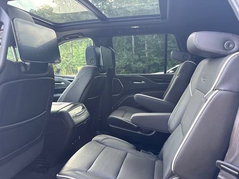 Certified 2024 Cadillac Escalade Sport w/ LPO, Floor Liner Package AWD/4WD image 21