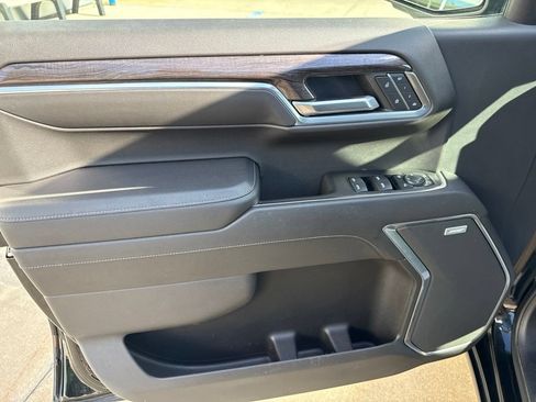 Used 2022 Chevrolet Silverado 1500 LTZ w/ Technology Package AWD/4WD image 7
