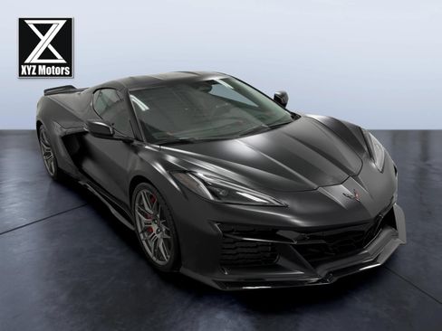 Used 2024 Chevrolet Corvette Z06 RWD image 8