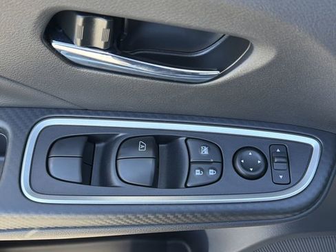 New 2025 Nissan Versa SR w/ Trunk Package image 14