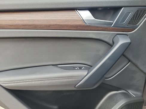 Used 2025 Audi Q5 2.0T Premium Plus w/ Premium Plus Package image 10