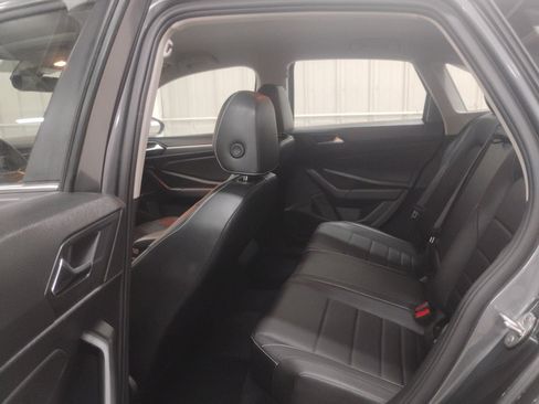 Used 2024 Volkswagen Jetta SE image 19