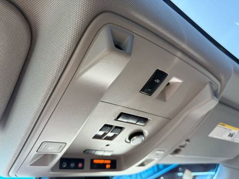 Used 2019 Cadillac Escalade ESV Luxury image 22