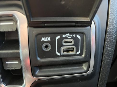 Used 2022 Jeep Gladiator Sport AWD/4WD image 18