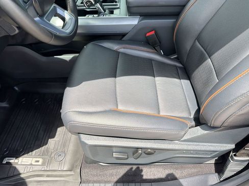 Used 2025 Ford F150 Lariat w/ Equipment Group 501A Mid image 13