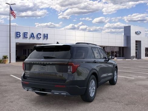 New 2026 Ford Explorer Active w/ Active Comfort Package RWD image 8
