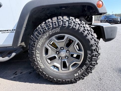 Used 2014 Jeep Wrangler Unlimited Rubicon w/ Connectivity Group AWD/4WD image 29