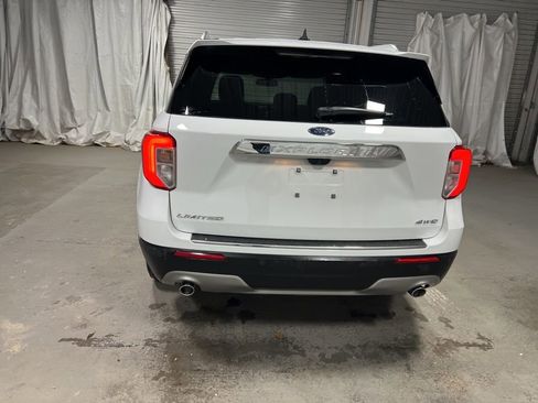 Used 2023 Ford Explorer Limited image 6