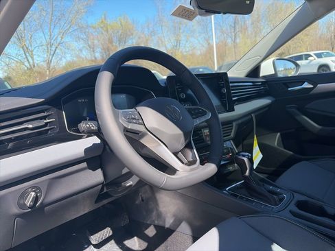 New 2026 Volkswagen Jetta SE FWD image 11