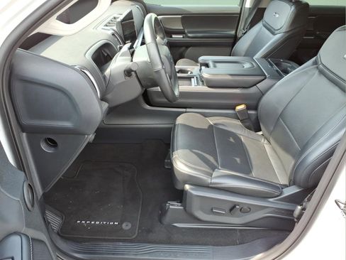 Used 2025 Ford Expedition Max Platinum AWD/4WD image 6