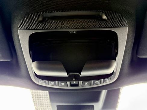 Used 2021 Ford Expedition XLT image 31