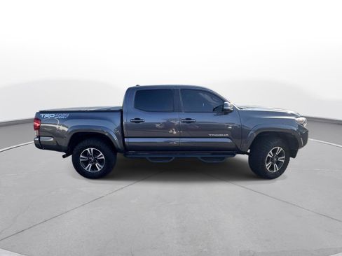 Used 2016 Toyota Tacoma TRD Sport w/ Premium & Technology Package AWD/4WD image 5