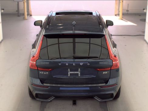 Used 2024 Volvo XC60 B5 Plus w/ Protection Package Premier AWD/4WD image 18